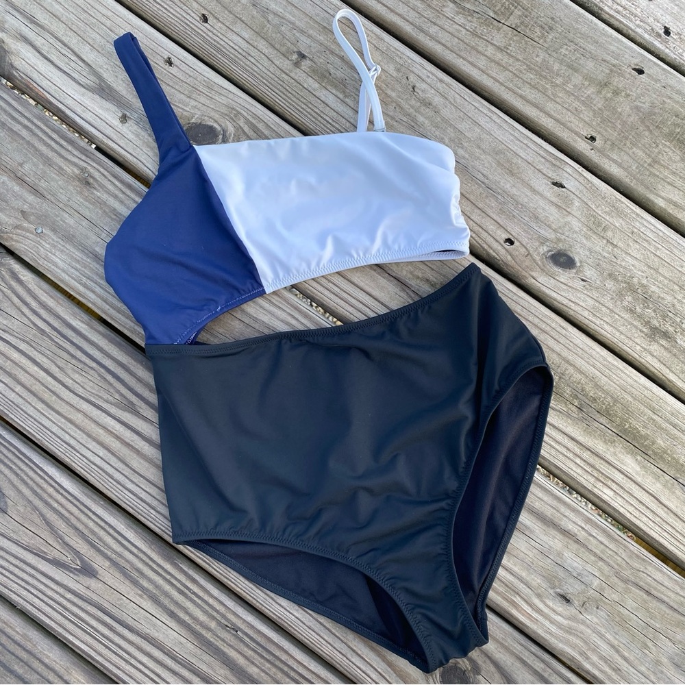 Athleta Mod Block Cut Out One Piece Swimsuit